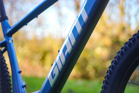 BICICLETA ELÉCTRICA GIANT TALON E+